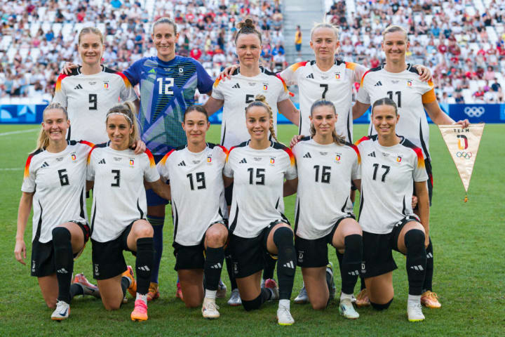 Kathrin Hendrich, Giulia Gwinn, Lea Schueller, Sjoeke Nuesken, Alexandra Popp, Klara Buehl, Marina Hegering, Felicitas Rauch, Jule Brand, Janina Minge, Ann-Katrin Berger