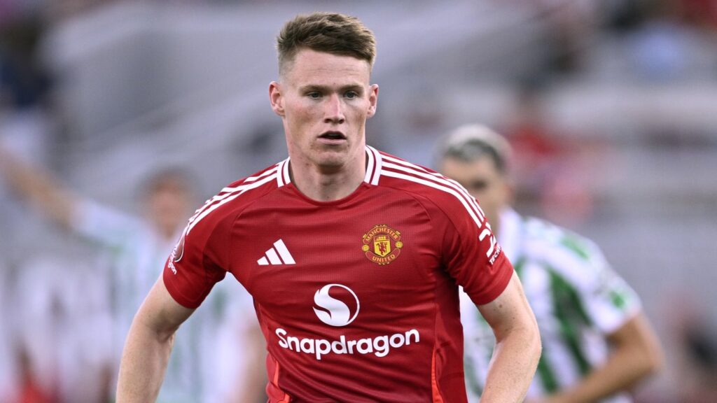 01j69ne378vxmzd5m03x Scott McTominay 'travels to Italy' to complete Napoli transfer