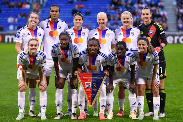 Daniëlle van de Donk, Ellie Carpenter, Sofie Svava, Wendie Renard, Melchie Dumornay, Dzsenifer Marozsán, Lindsey Horan, Tabitha Chawinga, Vanessa Gilles, Christiane Endler, Kadidiatou Diani