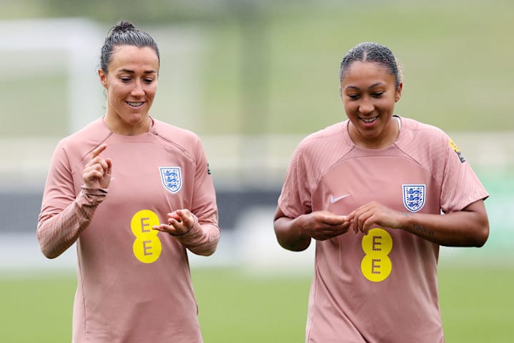 Lucy Bronze, Lauren James